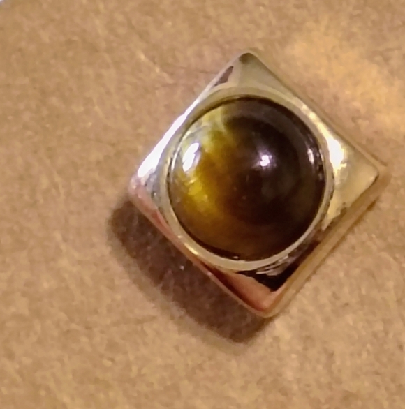 Chic Gold and Black Stud Earrings - Picture 9 of 10